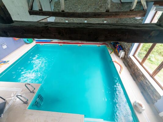 Prachtig vakantiehuis in Esneux met binnenzwembad