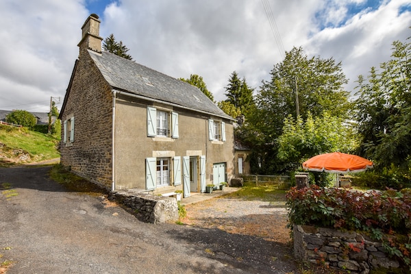 Maison auvergnate avec jardin