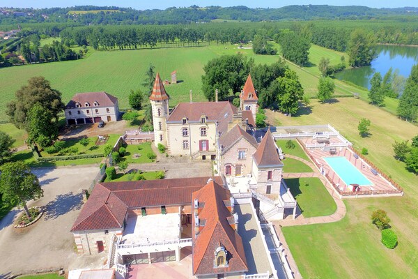 Chateau de Lastours - appartement Glycine