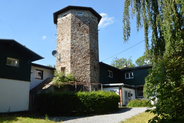 Schöne Aussicht mit Turm