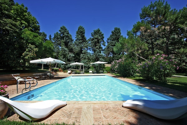 Villa Red