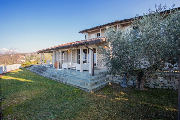 Villa White