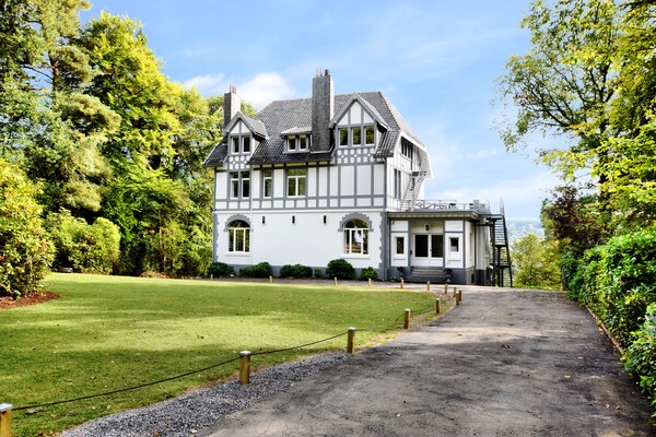 Villa Balmoral seize