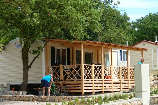 Chalet Islands
