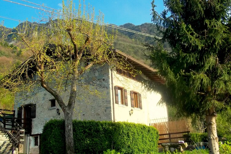 Cottage Lakes of Italy