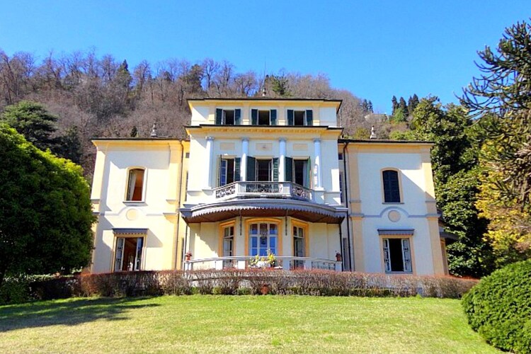 Mansion Lakes of Italy
