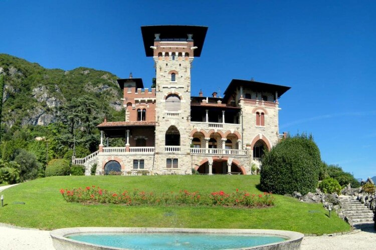 Castle Lakes of Italy