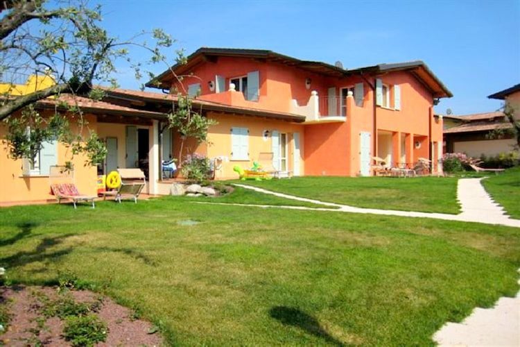 Apartment Lakes of Italy