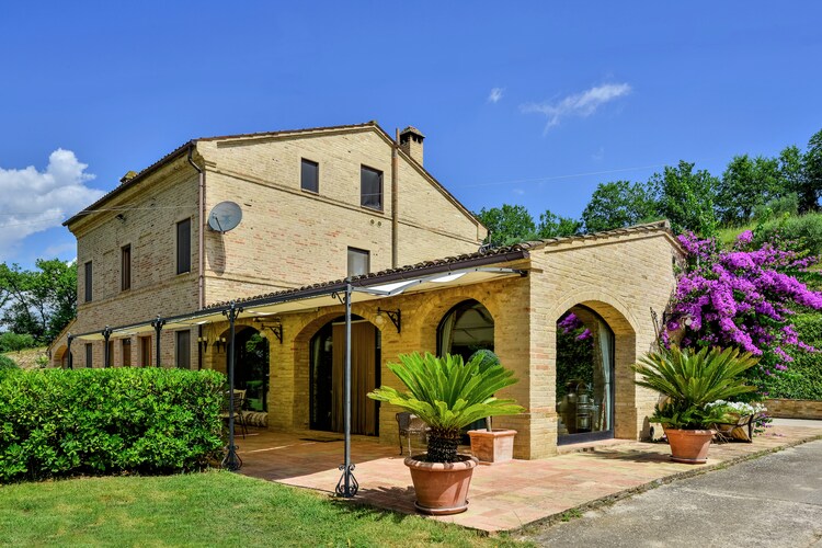 Mansion Marche