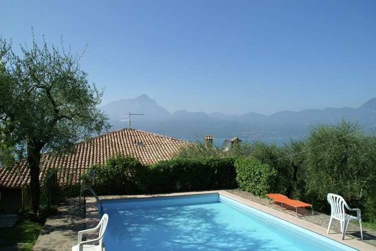 Villa Lakes of Italy