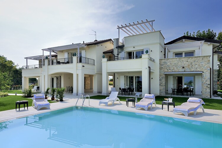 Apartment Lakes of Italy