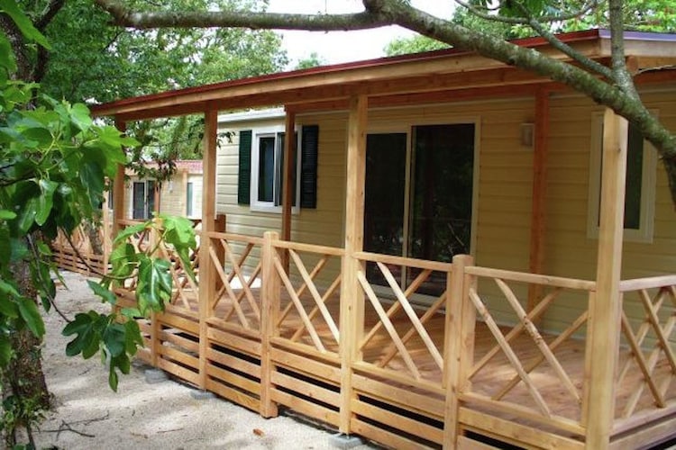 Chalet Islands