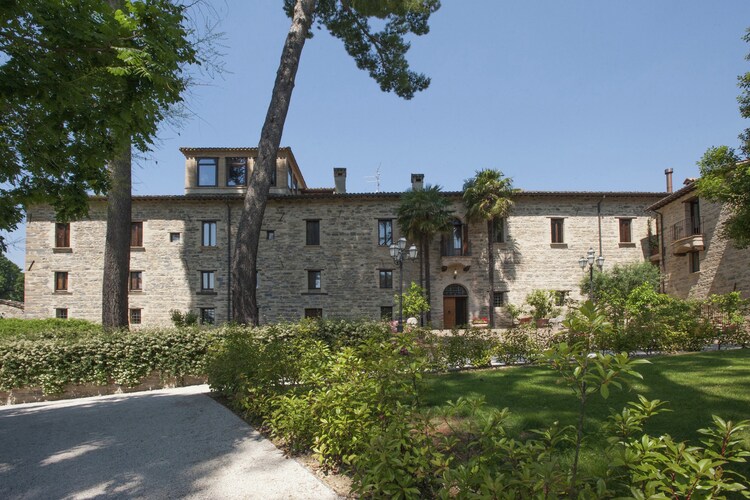 Mansion Marche