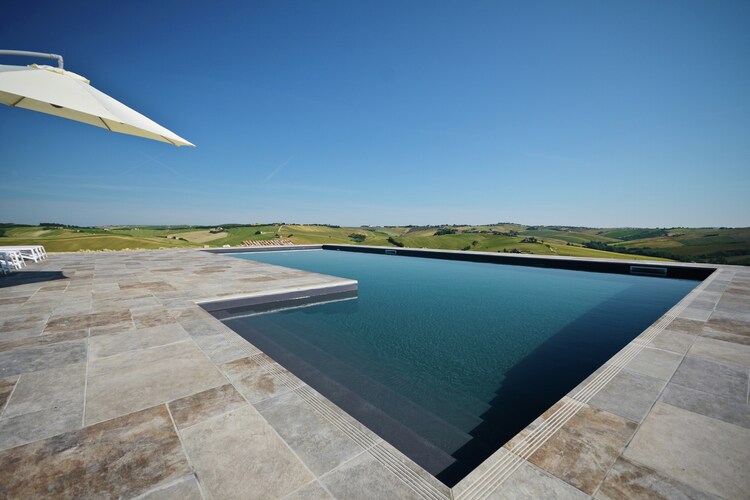 Mansion Marche