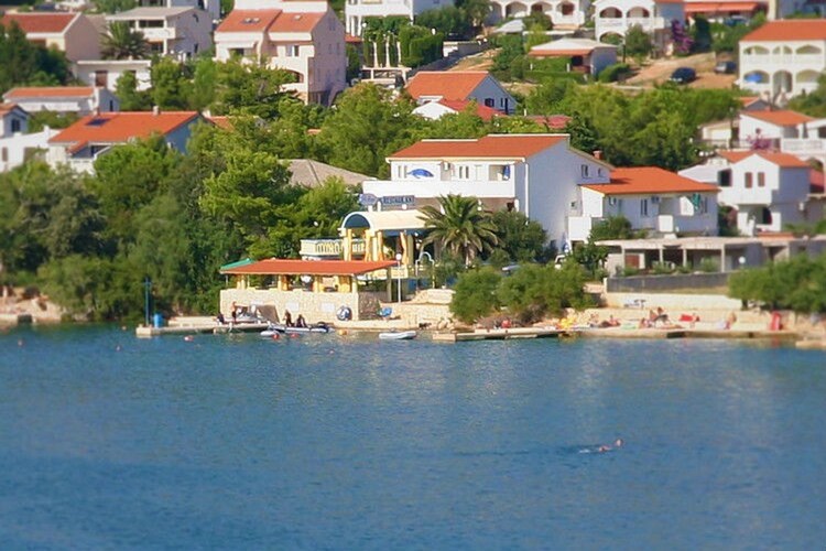 Apartment Islands