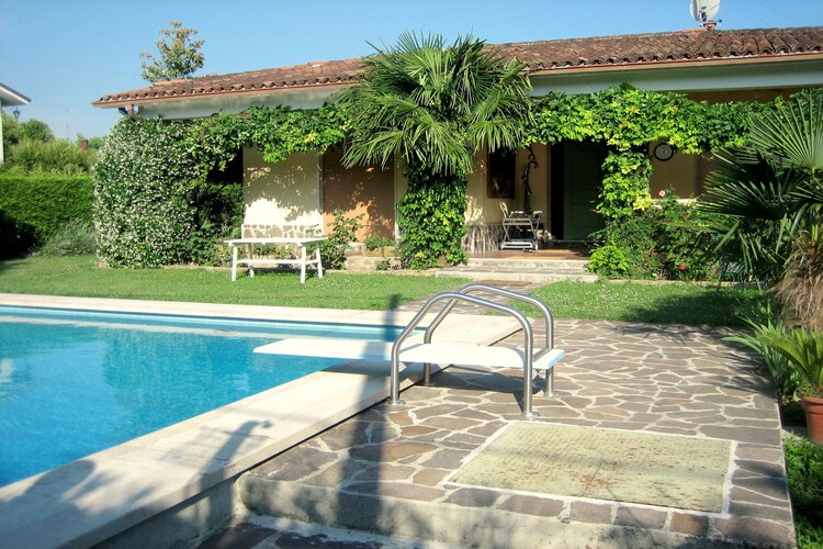 Villa Lakes of Italy