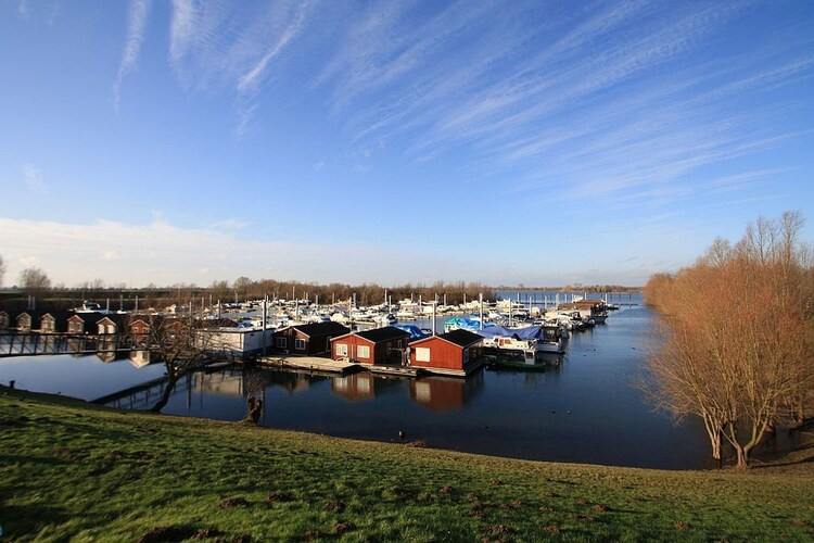 House-Boat Guelders