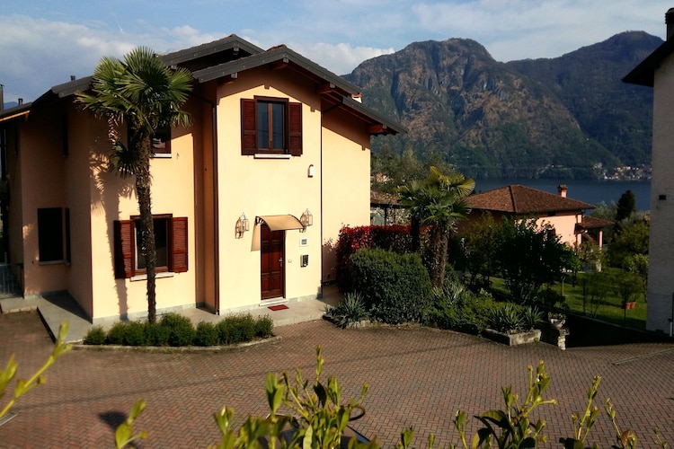 Holiday home Lakes of Italy
