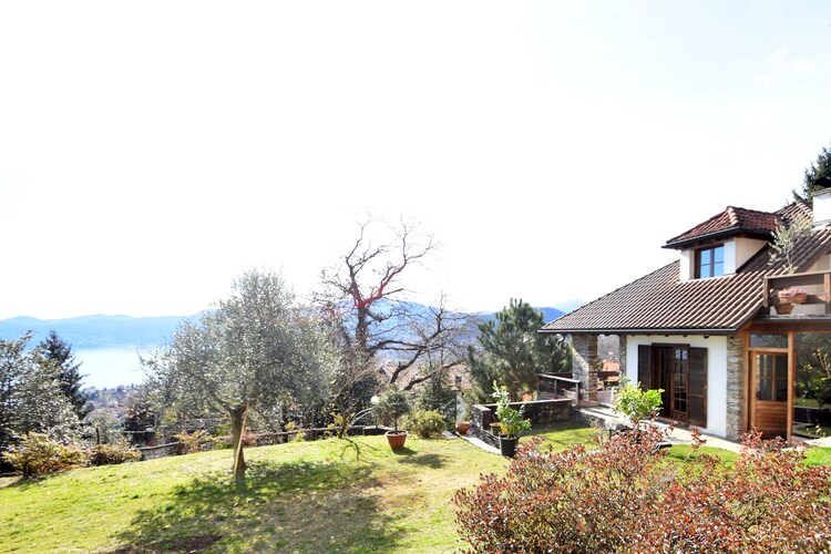 Cottage Lakes of Italy