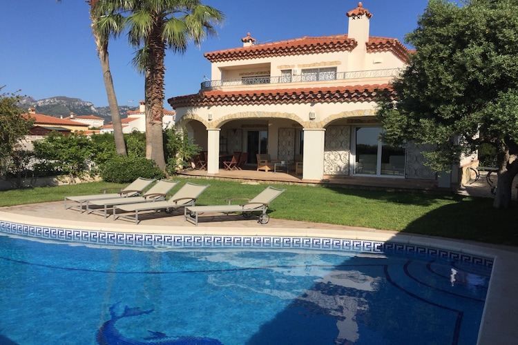 Villa Costa Dorada