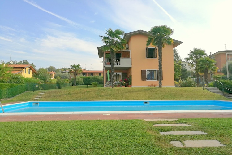 Apartment Lakes of Italy