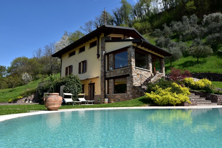 Villa Lakes of Italy