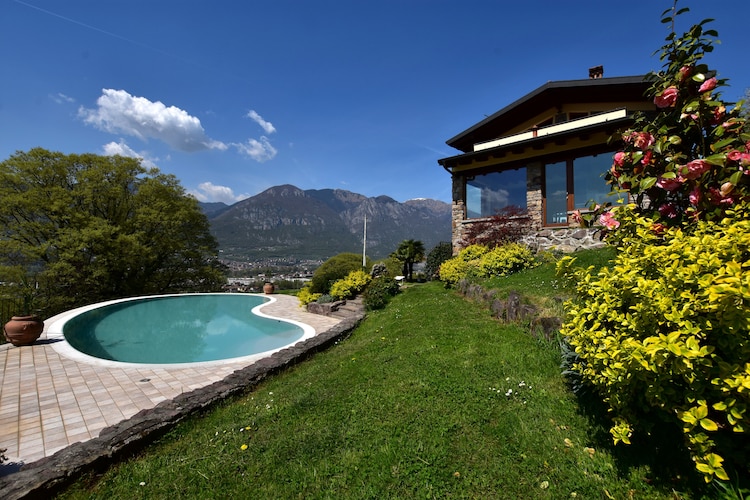 Villa Lakes of Italy