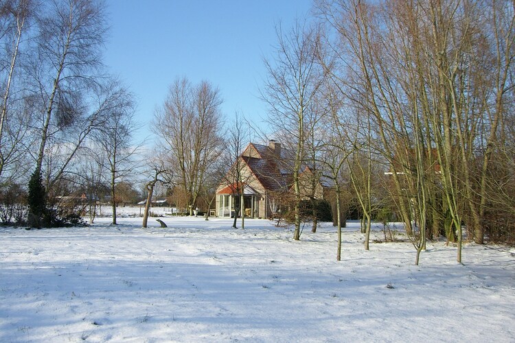 Exterieur vakantiehuis (winter)