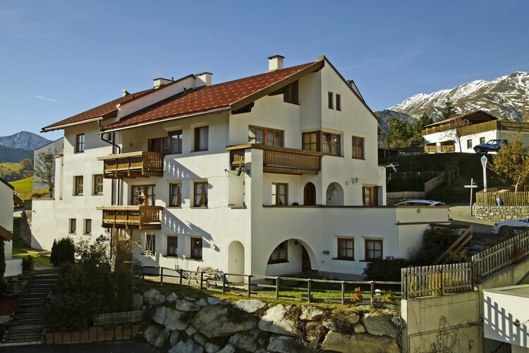 Außenseite Ferienhaus (Sommer)