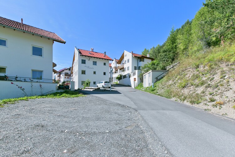 Außenseite Ferienhaus (Sommer)