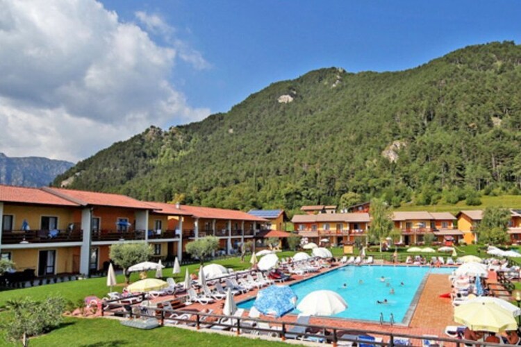Studio Lakes of Italy