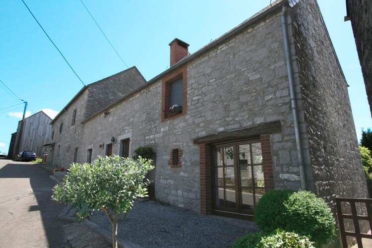 Außenseite Ferienhaus (Sommer)