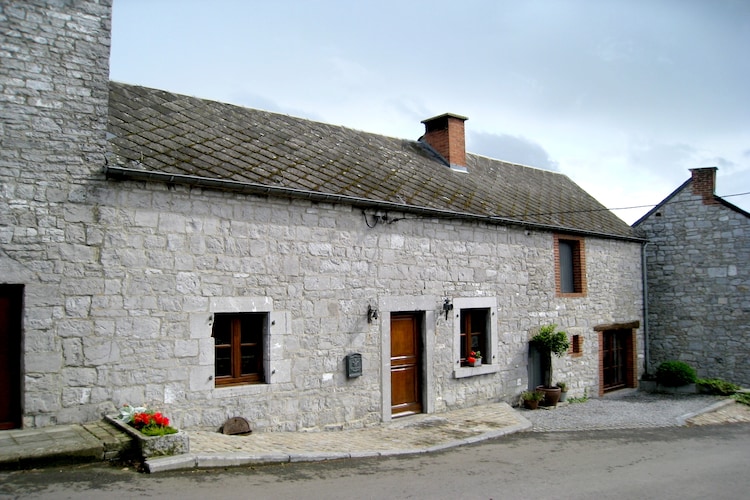 Außenseite Ferienhaus (Sommer)