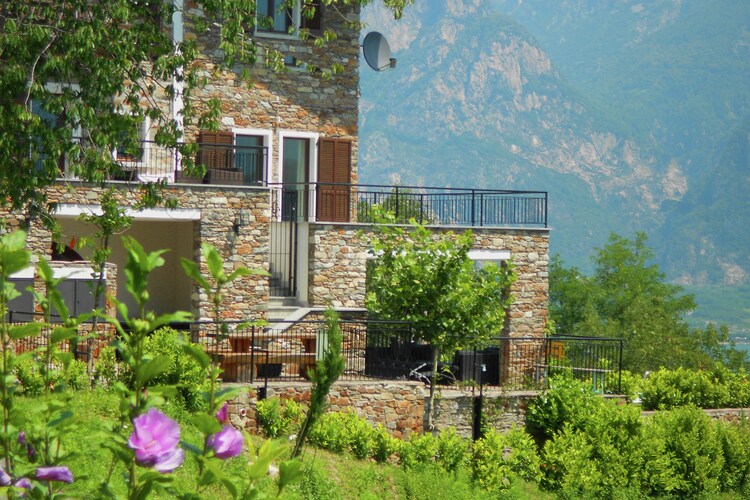 Villa Lakes of Italy