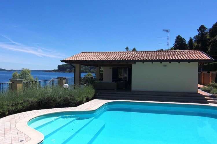 Villa Lakes of Italy