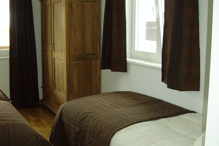 Heidi - Bedroom