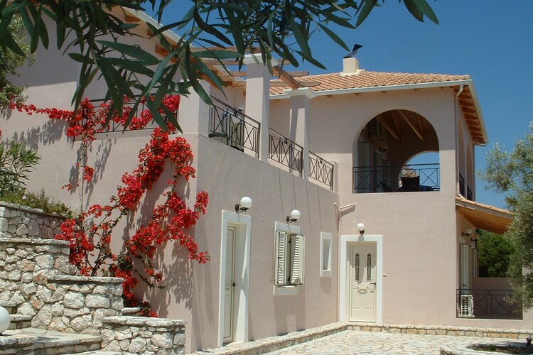 Außenseite Ferienhaus (Sommer)