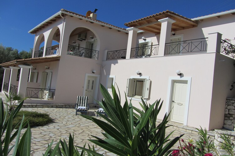 Außenseite Ferienhaus (Sommer)