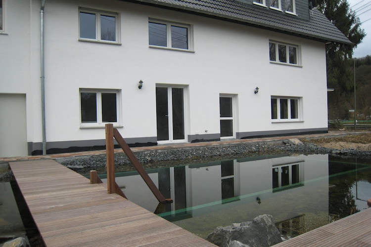 Außenseite Ferienhaus (Sommer)
