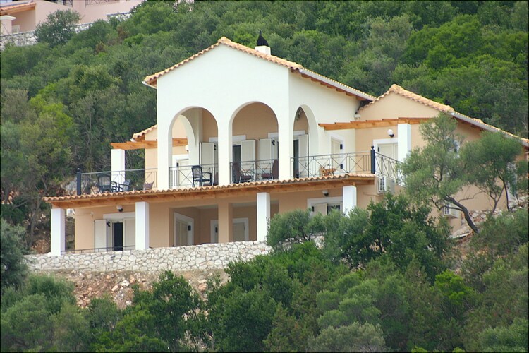 Außenseite Ferienhaus (Sommer)
