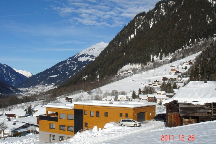 Außenseite Ferienhaus (Winter)