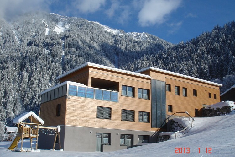 Außenseite Ferienhaus (Winter)