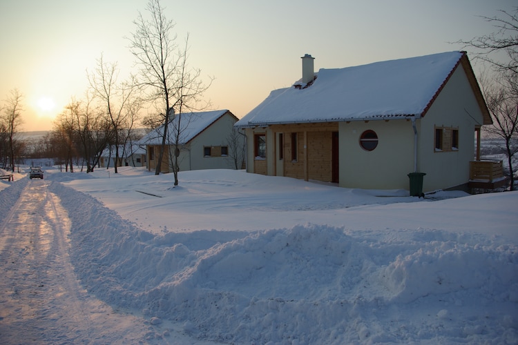 Immediate Surroundings (winter) (<1 km)