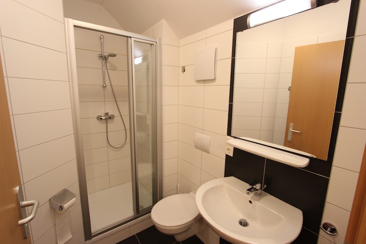 Chalet Mondsee - Bathroom