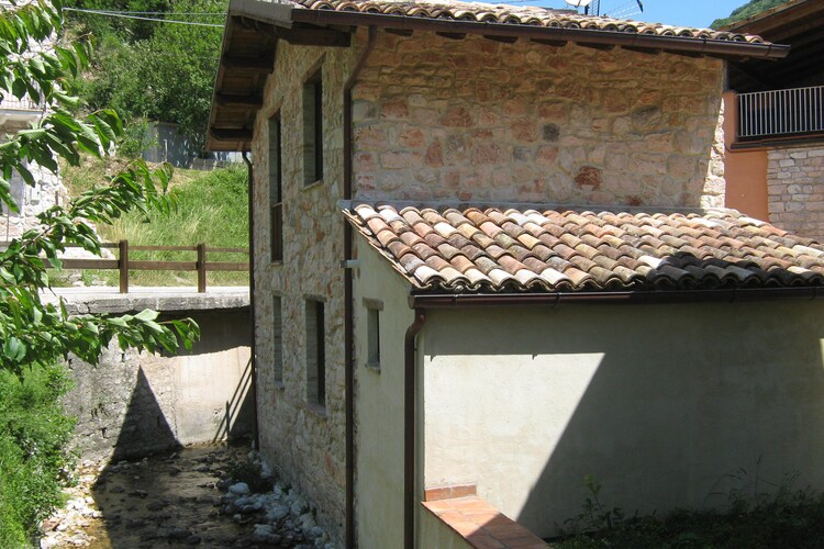 Capriolo - Exterior - Summer