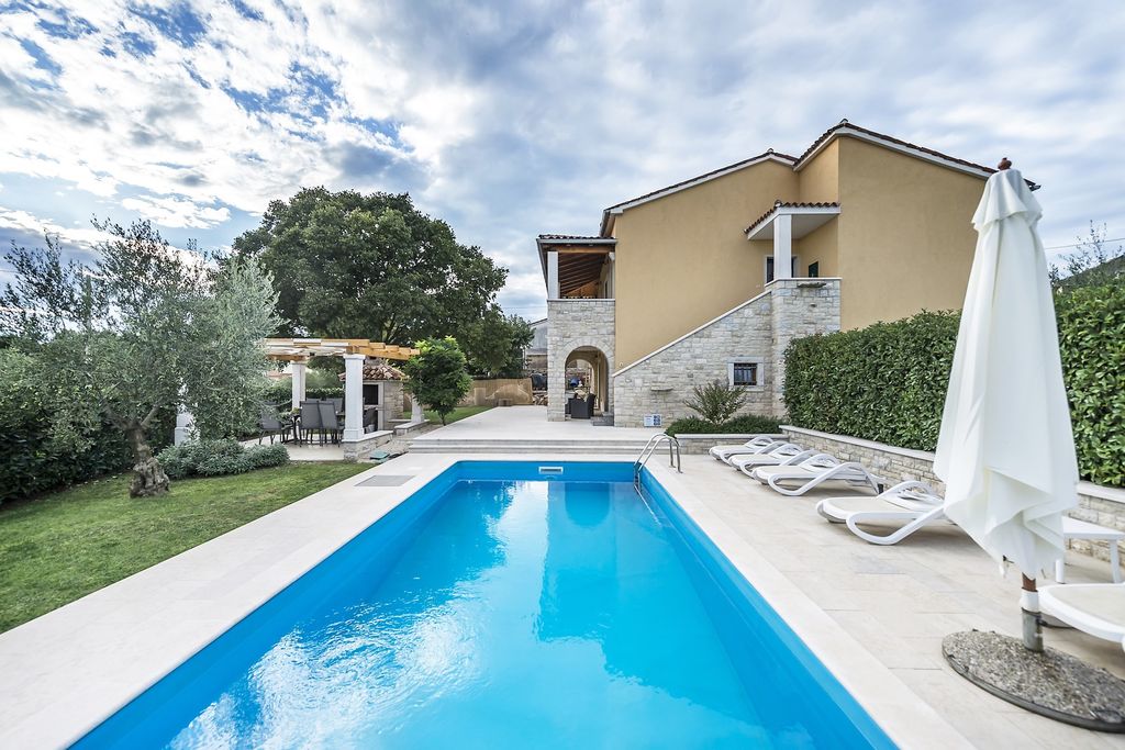 Villa Ladonja With Private Pool And Sauna - Vrsar