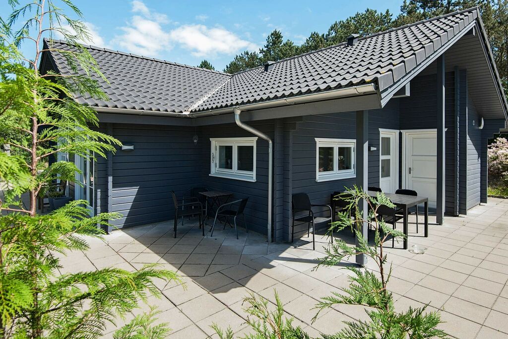 Schilderachtig huis in Ebeltoft vlak bij Vibæk Strand