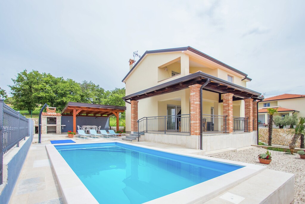 Modernly Furnished Villa Hope I With Pool - Rojci