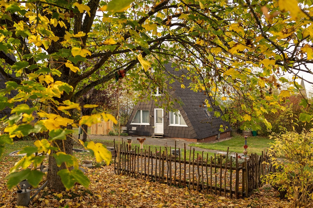 Lichte en moderne Nurdach-vakantiewoning met tuin en terras in het Sauerland - Bestwig