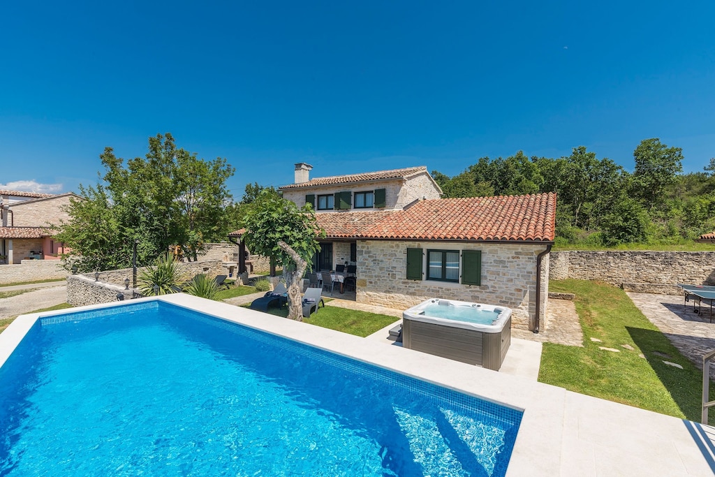 Villa Ana Rita With Jacuzzi And Private Garden